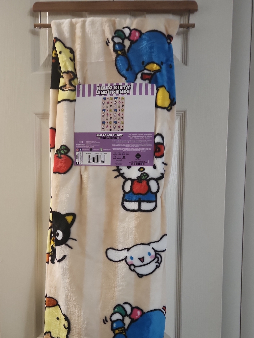 Hello Kitty & Friends Plush Throw - Cream with Multicolor Characters